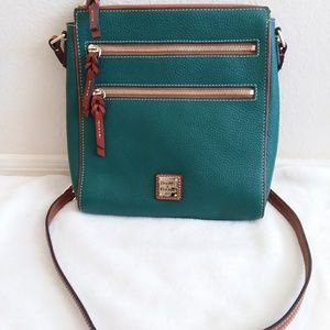 Dooney & Bourke : Crossbody Bag